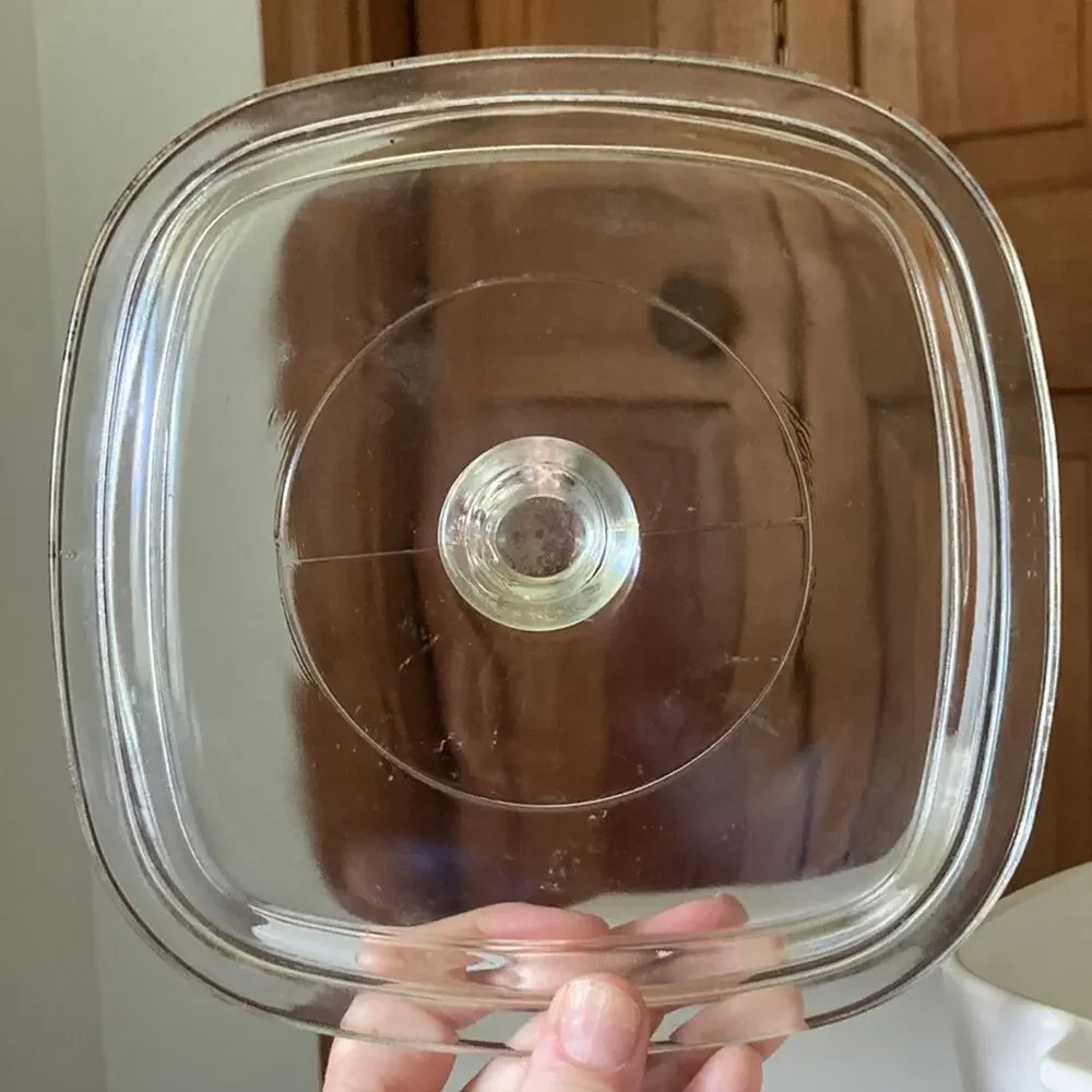 Vintage Corningware “Abundance” Casserole Dish With Lid, A-1.5-B